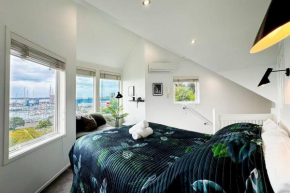 Prime Location with Stunning Harbour Bridge View
